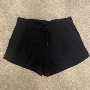 Lululemon Stroll at Sundown short 3”